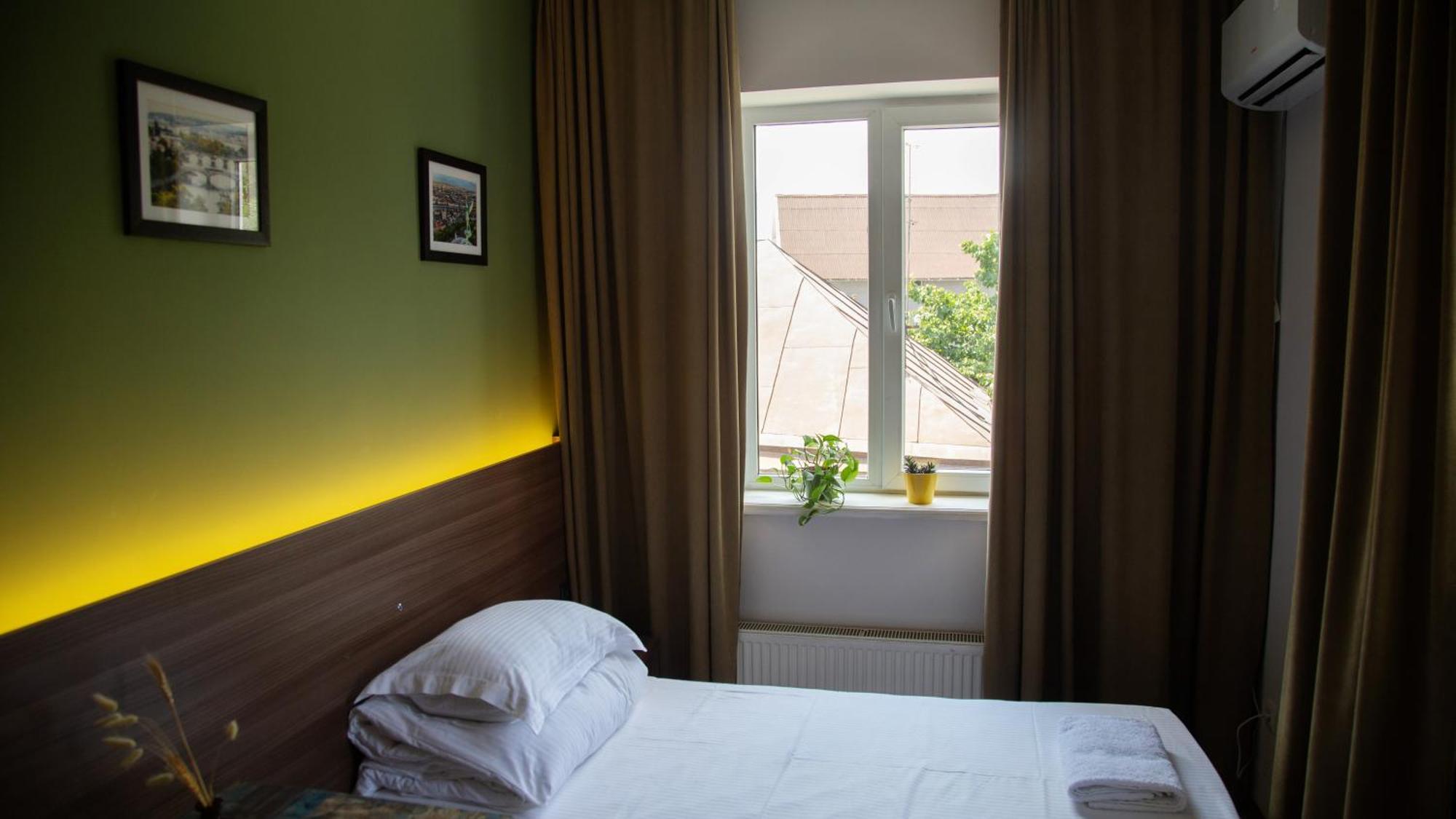 People Guest House Biskek Kültér fotó