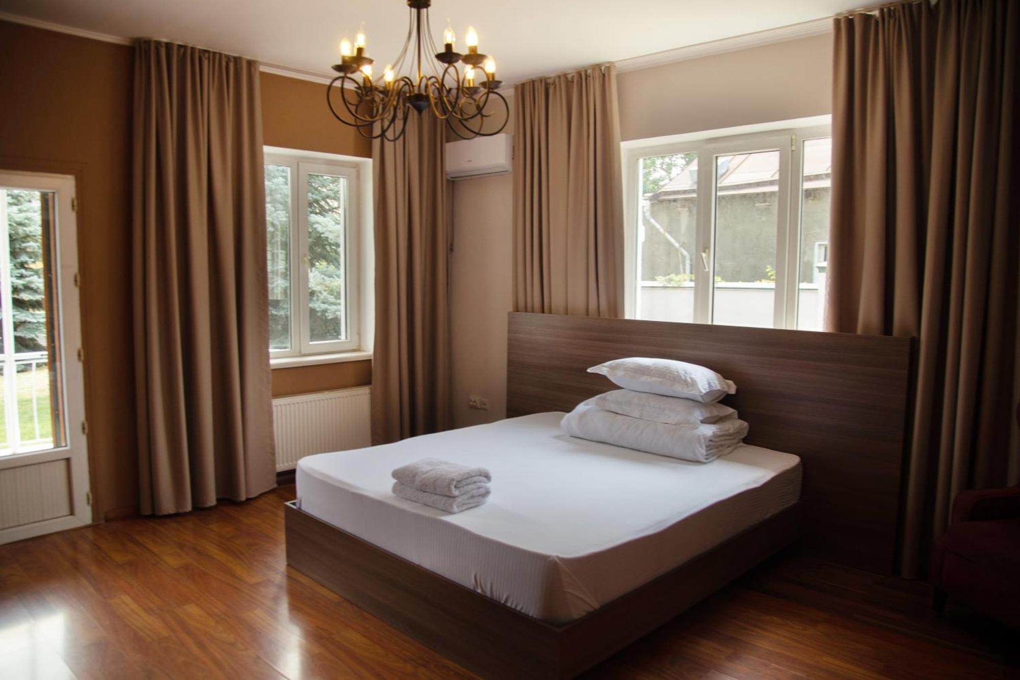 People Guest House Biskek Kültér fotó