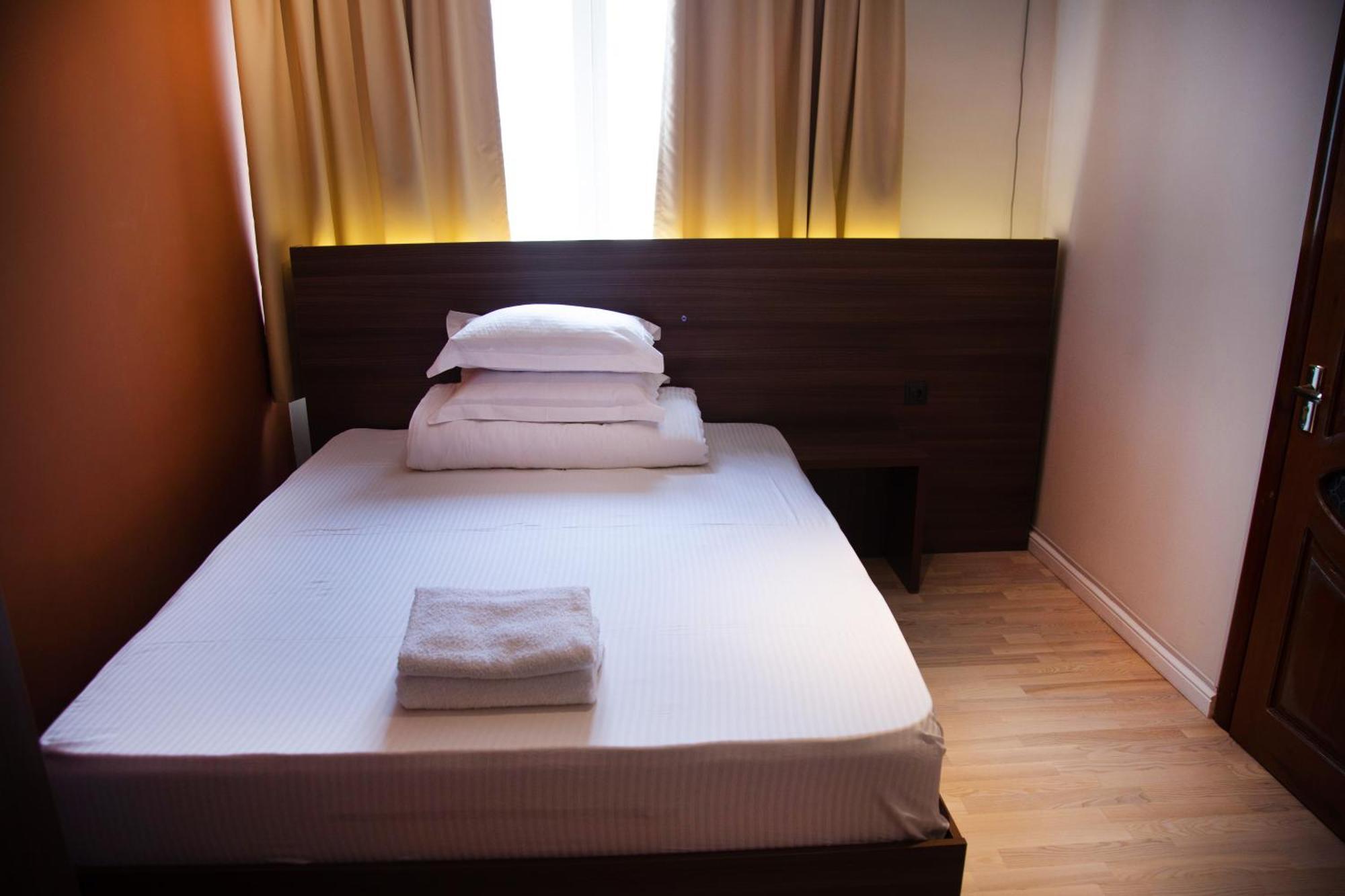 People Guest House Biskek Kültér fotó